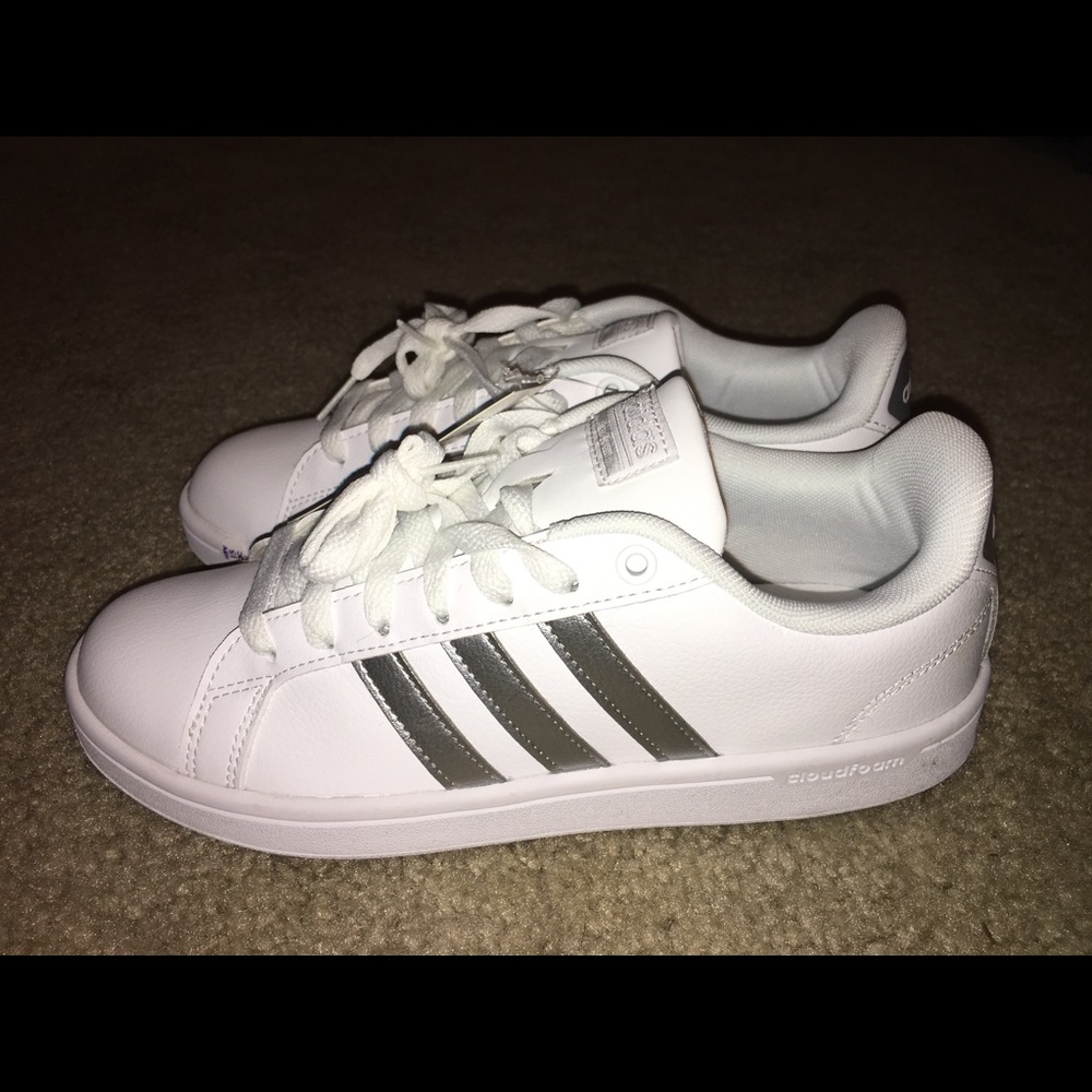 BRAND NEW NEVER WORN cloudfoam ADIDAS